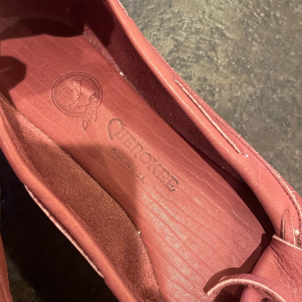 Cherokee Women's maroon colored Moccasins - Picture 2 of 7